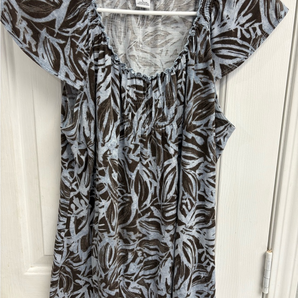 Liz Claiborne Black and Gray Leaf Print Blouse